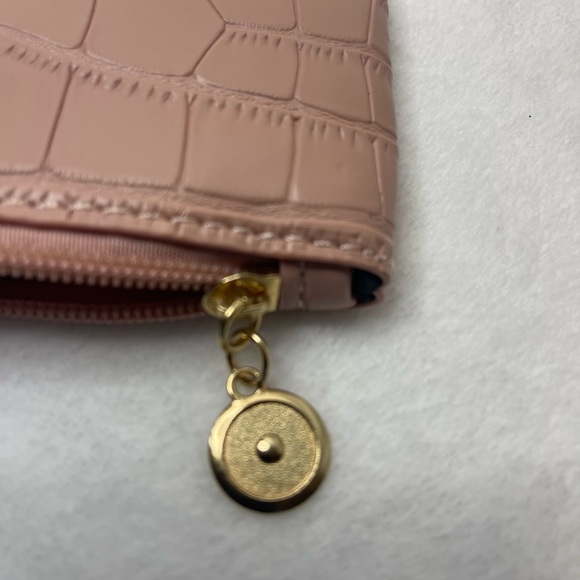 Unbranded pink alligator embossed wallet - Picture 5 of 6